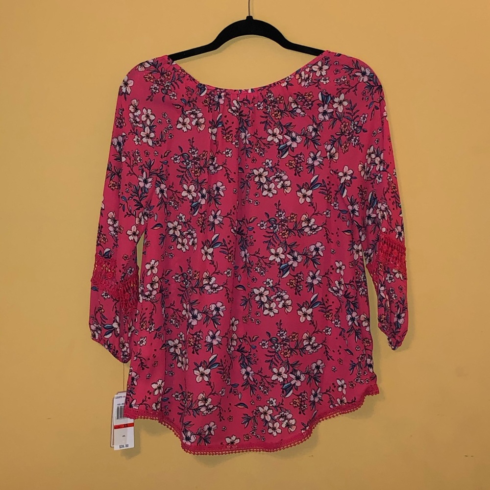 2/$15 NWT Top w/ Elastic Wrist B13 - Picture 2 of 7